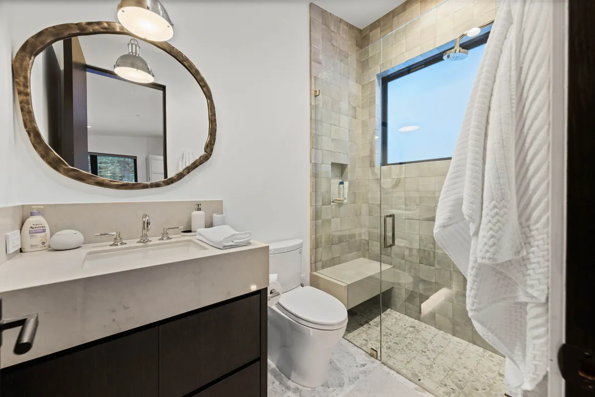 Lahontan 104 — image 12