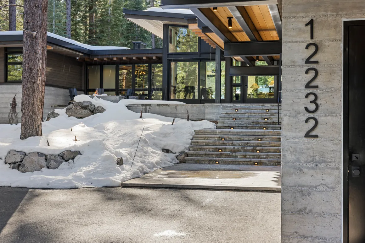 Lahontan 318 — image 7