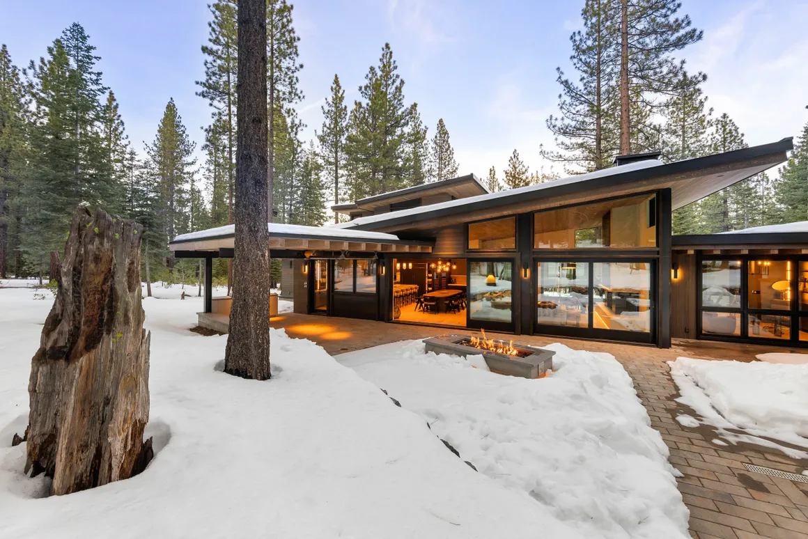 Lahontan 207 — exterior