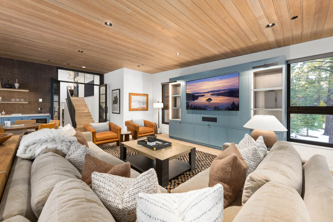 Lahontan 318 — image 5