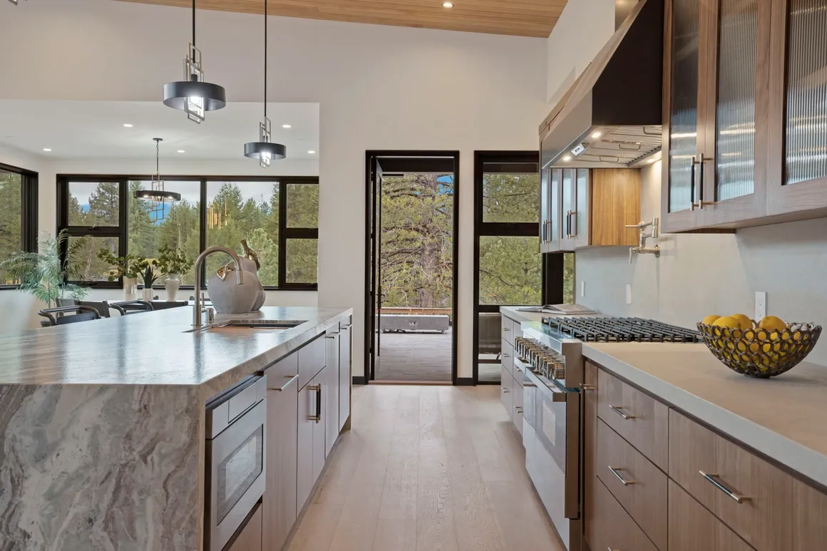 Prado Vista — image 16