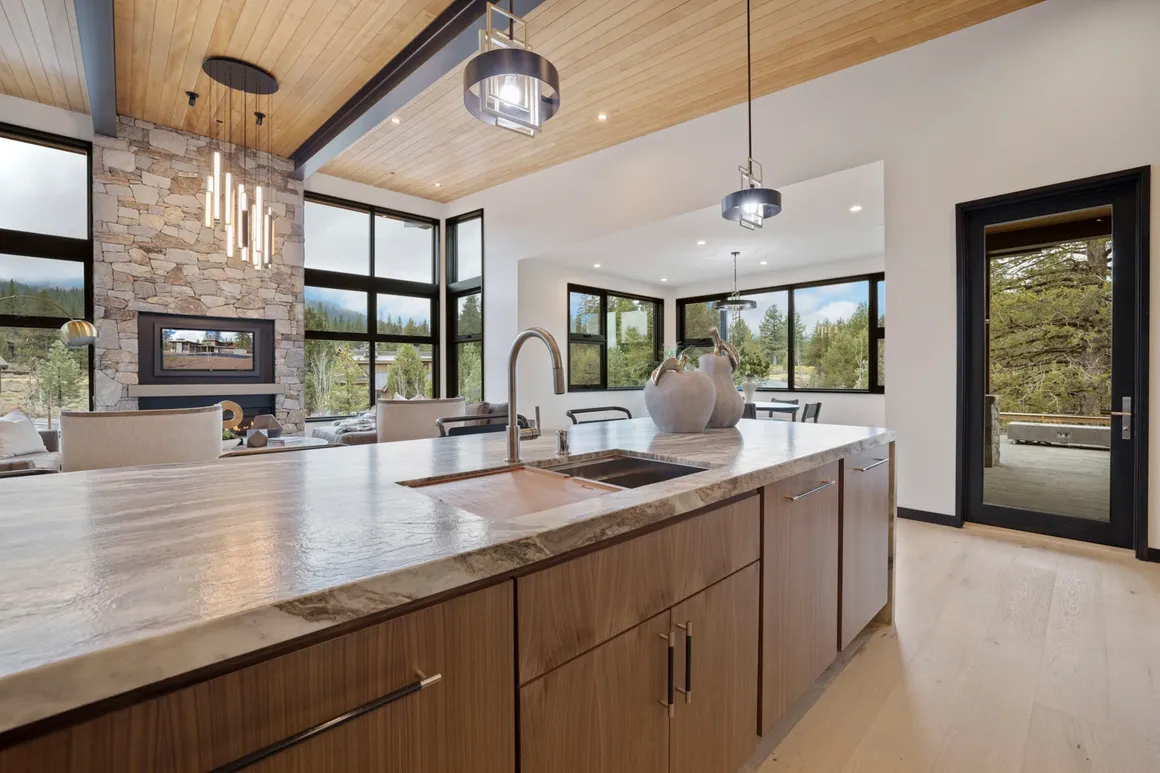 Prado Vista — image 11