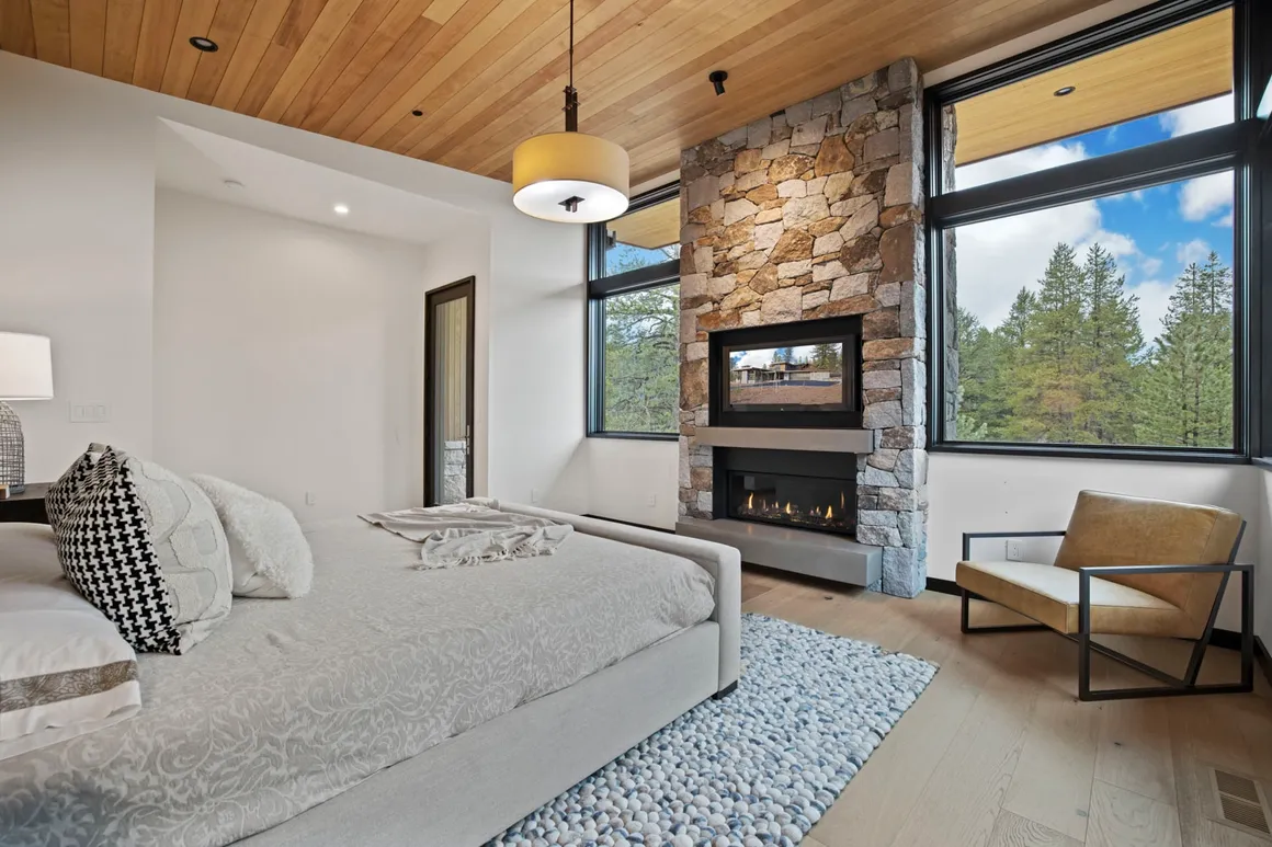 Prado Vista — image 17