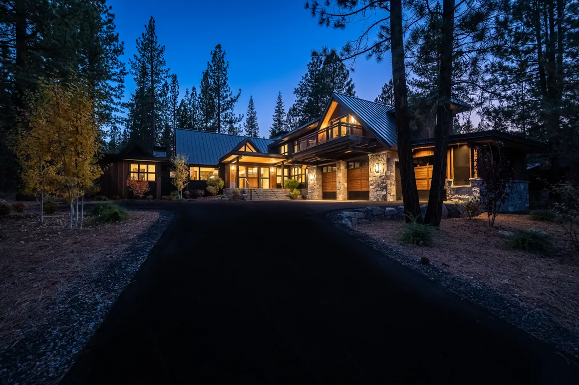 Fairway Lodge — image 3