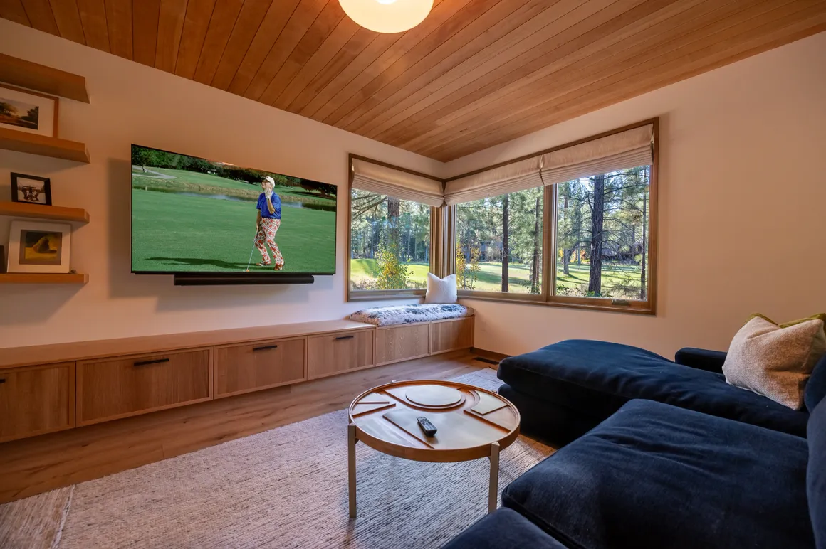 Fairway Lodge — image 25